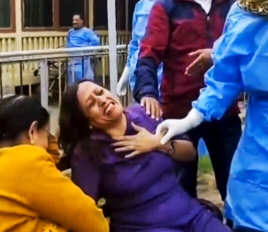 Pahalgam Terror Attack рд╣рдорд▓реЗ рдХреА рдХрд╣рд╛рдиреА рдЪрд╢реНрдорджреАрджреЛрдВ рдХреА рдЬреБрдмрд╛рдиреА -рдЖрддрдВрдХрд┐рдпреЛрдВ рдиреЗ рдзрд░реНрдо рдкреВрдЫрд╛ рдФрд░ рдорд╛рд░рдиреЗ рд▓рдЧреЗ рдЧреЛрд▓рд┐рдпрд╛рдВ – 26 рдХреА рдореМрдд, 16 рдХреЗ рдирд╛рдо рдЖрдП рд╕рд╛рдордиреЗ